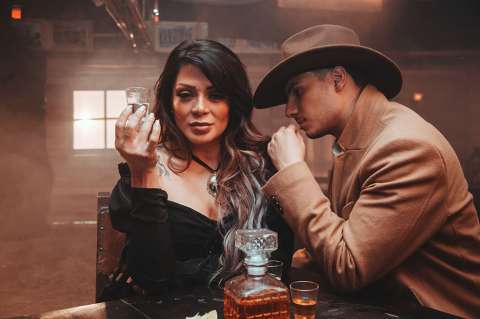 Marbelle y Pipe Bueno cantan juntos "Pa todo el año"