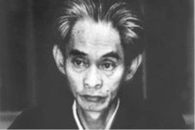 Yasunari Kawabata (1899-1972), uno de los escritores japoneses más influyentes y el gran maestro de Yukio Mishima.