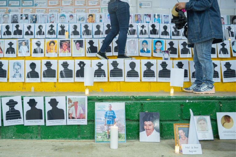 Militares que reconocieron “falsos positivos” seguirán condecorados por una leguleyada
