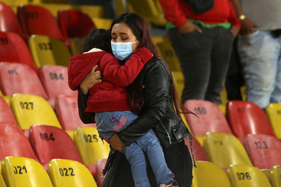 El drama de una madre y su hija tras los hechos de violencia en el duelo de Santa Fe y Nacional.