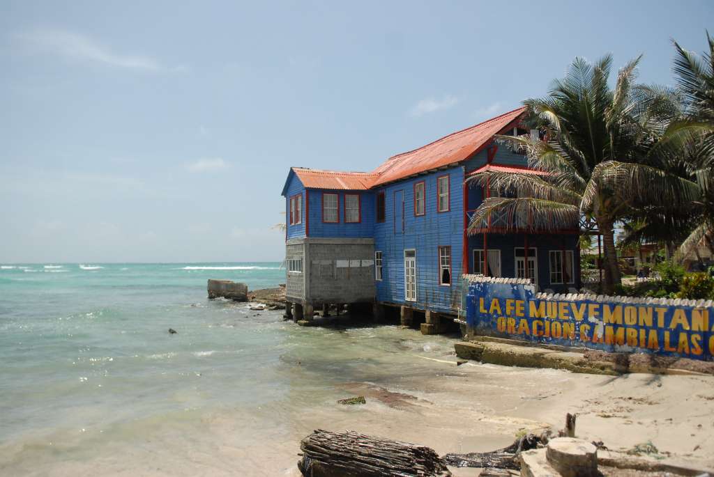 Aspectos de los habitantes y varias zonas de la isla de San Andrés