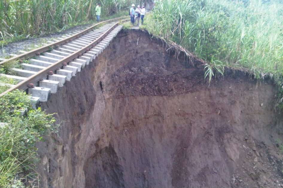 Así luce el corredor férreo afectado por la ola invernal desde enero de 2011.