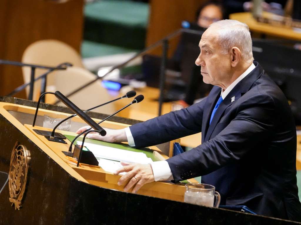 New York (United States), 27/09/2024.- Israeli Prime Minister Benjamin Netanyahu speaks during the General Debate of the 79th session of the United Nations General Assembly at United Nations Headquarters in New York, New York, USA, 27 September 2024. The annual high-level General Debate gathers world leaders from 24 to 28 September, and 30 September under the theme, 'Leaving no one behind: acting together for the advancement of peace, sustainable development and human dignity for present and future generations'. (Nueva York) EFE/EPA/STEPHANI SPINDEL