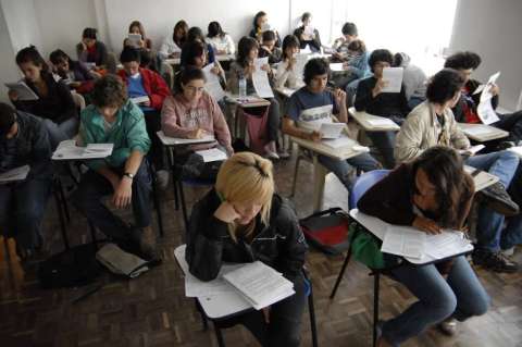 Educación superior en cuidados intensivos por coronavirus