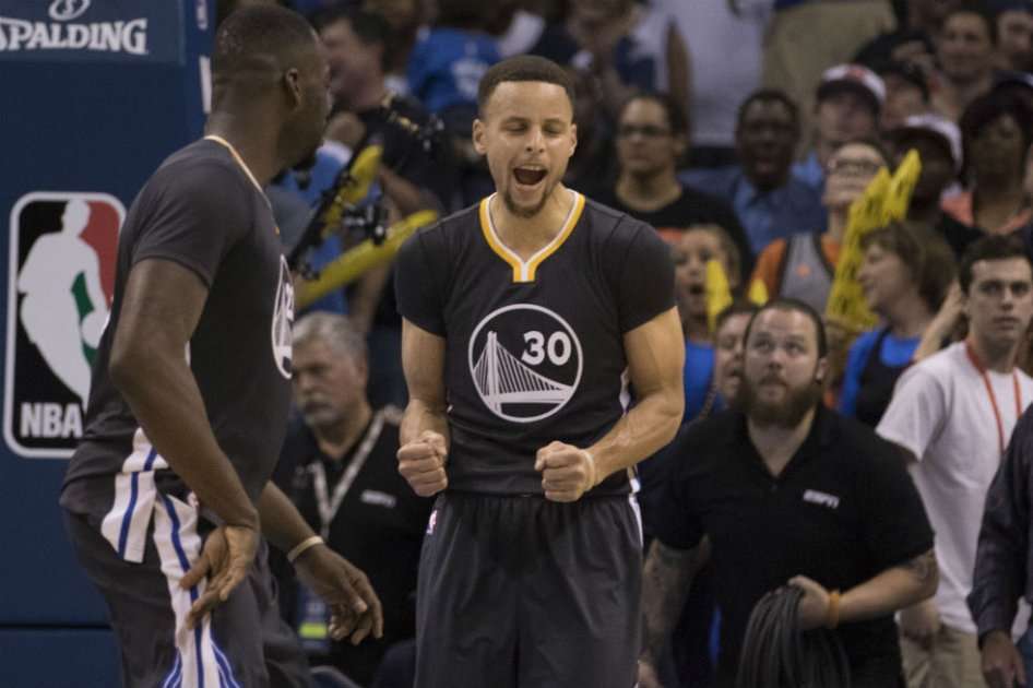 Stephen Curry lideró a Golden State a vencer al OKC. Foto: AFP