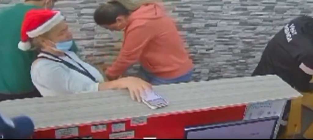 La mujer fingía tener una discapacidad de lenguaje para no levantar sospechas.