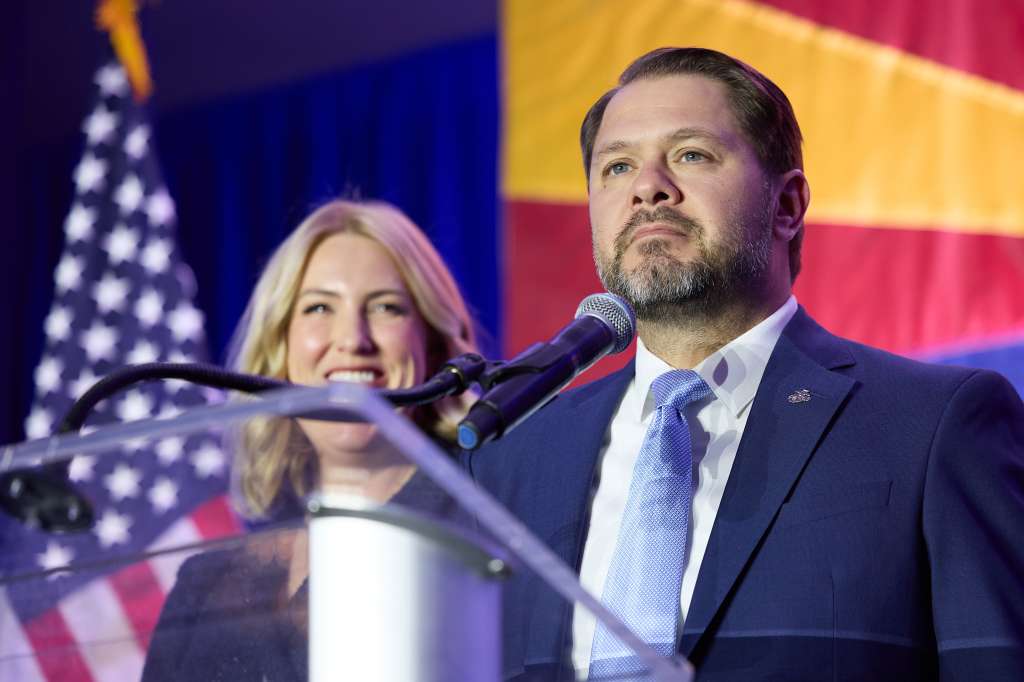 Phoenix (United States), 06/11/2024.- Democratic candidate for US Senate Ruben Gallego (R) speaks at the 2024 Arizona Democratic Party Election Night Watch Party on Election Day in Phoenix, Arizona, USA, 05 November 2024. Voters across the country are casting ballots today for President of the United States in a tightly contested race between Republican presidential candidate Donald J. Trump and Democratic presidential candidate US Vice President Kamala Harris, as well as for candidates in Senate and Congressional races. (Elecciones, Estados Unidos, Fénix) EFE/EPA/ALLISON DINNER
