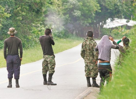 La salida de menores de las Farc fue acordada en mayo por los equipos negociadores en La Habana. / EFE.