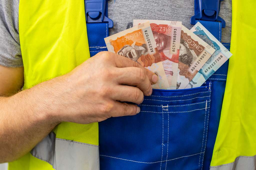 Imagen de billetes colombianos.