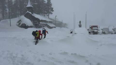Nueve esquiadores desaparecidos tras avalancha en California