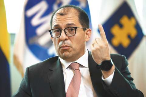 Fiscal Barbosa responsabiliza al presidente por lo que pueda pasar con su vida