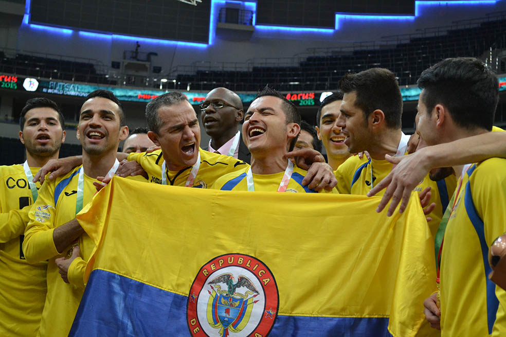 Los jugadores de la selección de Colombia celebran su título mundial en Bielorrusia. / Fecofutsalón