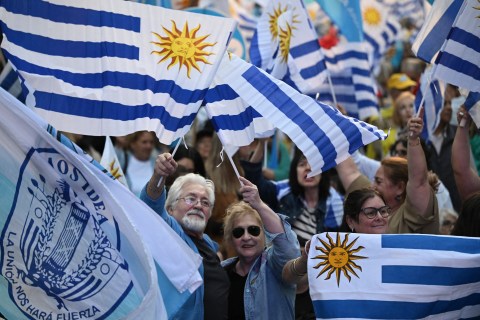 El profesor contra el veterinario definen la presidencia en Uruguay este domingo