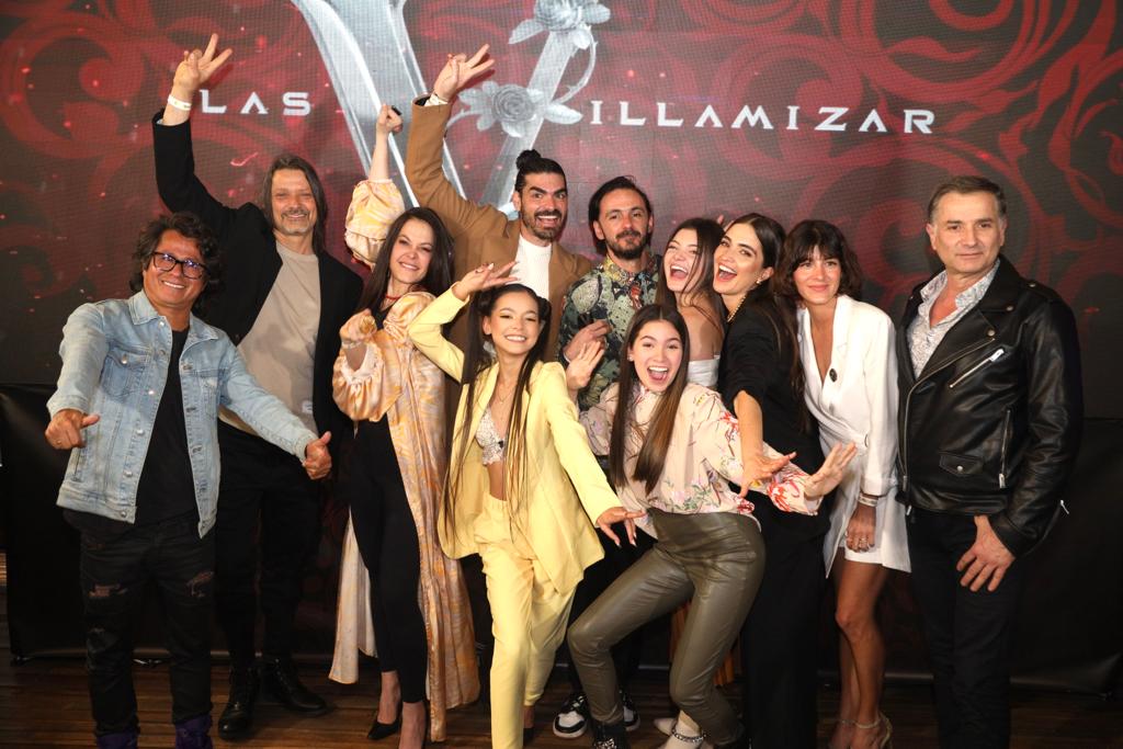 Las Villamizar cuenta con las actuaciones protagónicas de Shany Nadan, Estefanía Piñeres y María José Vargas, quienes estarán acompañadas por un elenco de primeria línea como Rodrigo Poisón, Eloí Costa, Brian Moreno, Luis Mesa, entre otros.
