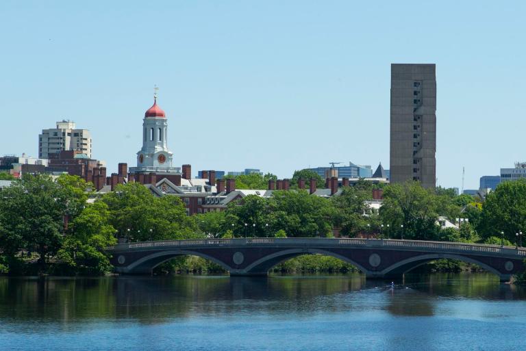El gobierno de Trump acusa a Harvard de violar derechos de estudiantes judíos