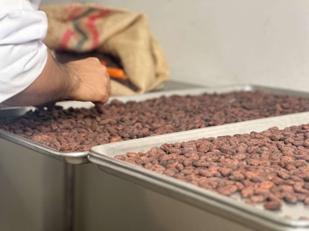 Maluwa tiene contacto con productores de ocho departamentos y les paga una prima adicional para conseguir los mejores frutos.