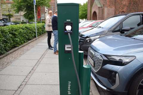 Mitos sobre los carros eléctricos: seguridad, tiempo de carga y trayectos largos