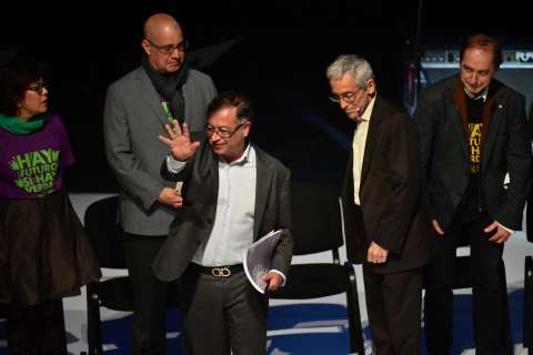 Excomisionados de la Verdad piden acoger recomendaciones, aunque no estén en PND