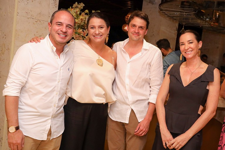 Juan Espinal ,Paola Holguin, Nicolas Jaramillo y Susana Echavarria Restaurante Marea Cartagena