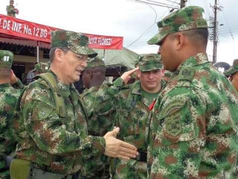 Farc confirman plenamente que tienen en su poder al general Alzate