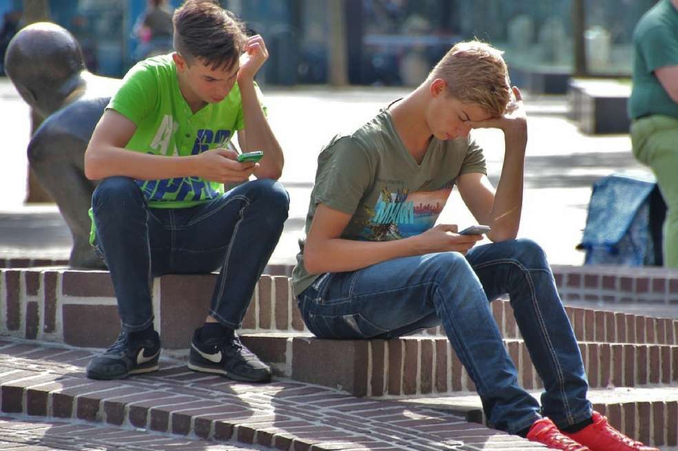 Según esta investigación "alrededor del 50% de los jóvenes encuestados presenta importantes problemas en el uso de estas tecnologías, y que esos problemas se relacionan directamente con síntomas de estrés y problemas de salud mental. / Pixabay.