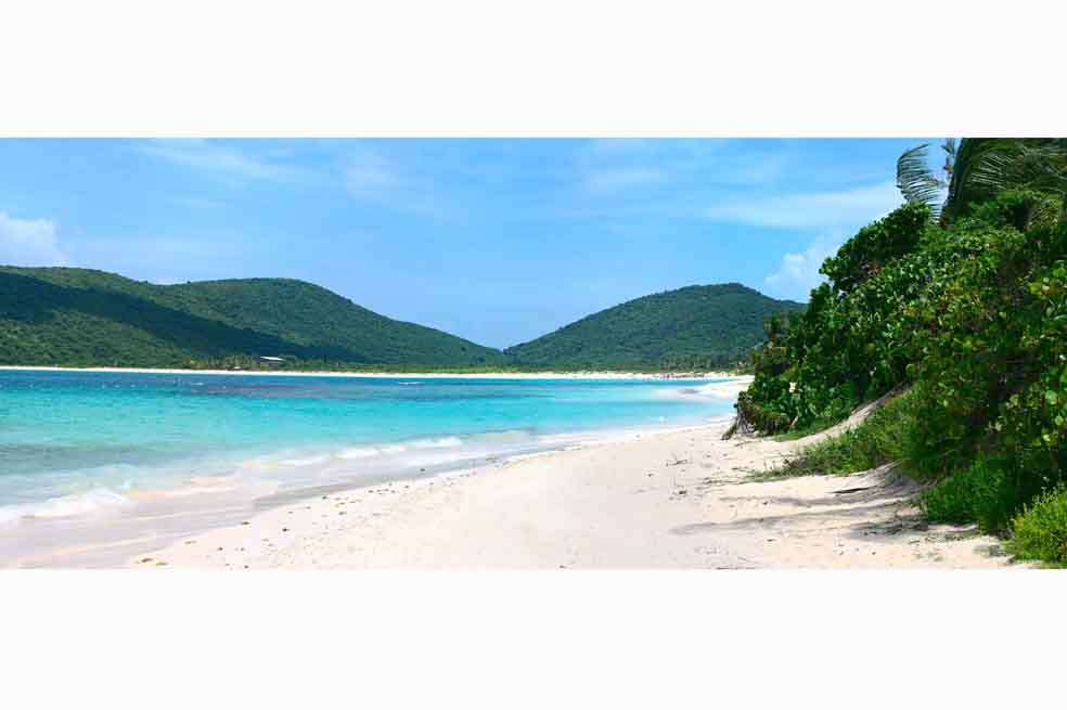 Playa Flamenco es la principal atracción de Isla Culebra, un pequeño oasis del mar Caribe que forma parte de Puerto Rico. / Fotos: 123rf