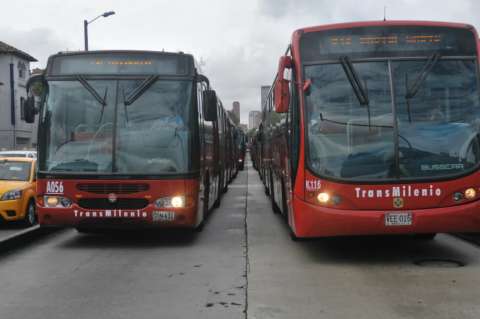 Motociclista falleció luego de chocar con un bus de Transmilenio