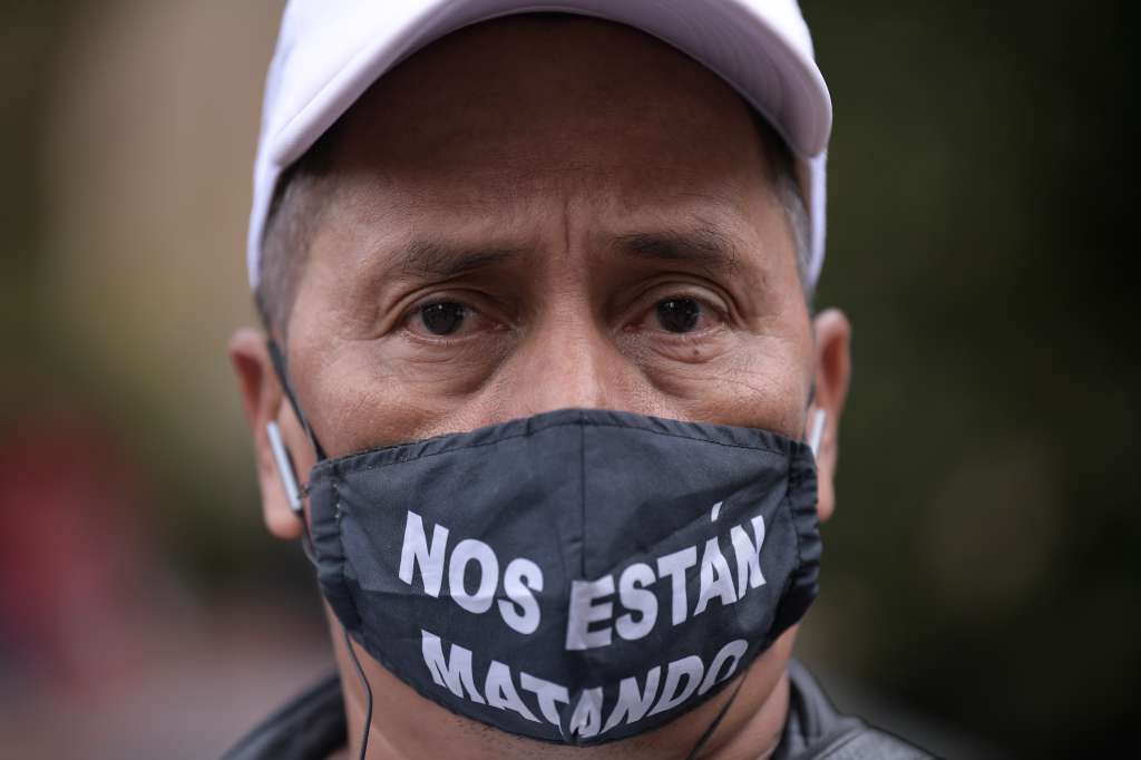 Este 7 de marzo, excombatientes de las Farc provenientes de distintas regiones del país convocaron una peregrinación en Bogotá para rechazar los asesinatos y amenazas en su contra. A la fecha, son alrededor de 300 firmantes del Acuerdo de Paz asesinados. Los manifestantes se concentraron en el Planetario Distrital y avanzaron hasta la Plaza de Bolívar.