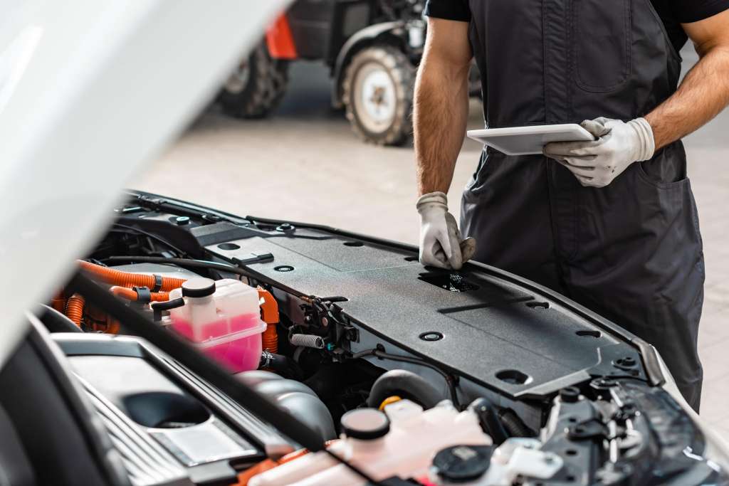 ¿Tiene carro eléctrico? Señales de alerta que no debería ignorar