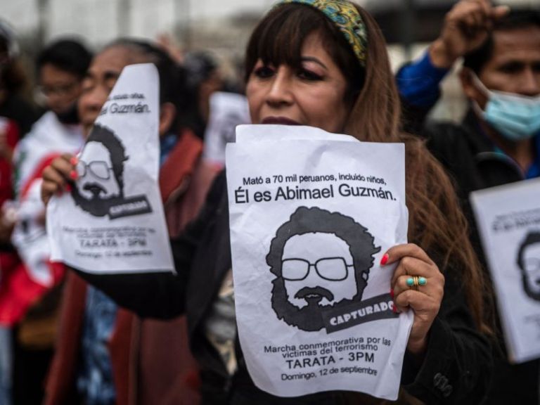 Así fue como Abimael Guzmán sembró el terror en Perú