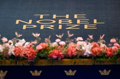 Sí, en ciencia hay premios más allá de los Nobel. ¿A cuáles debe seguirles la pista?