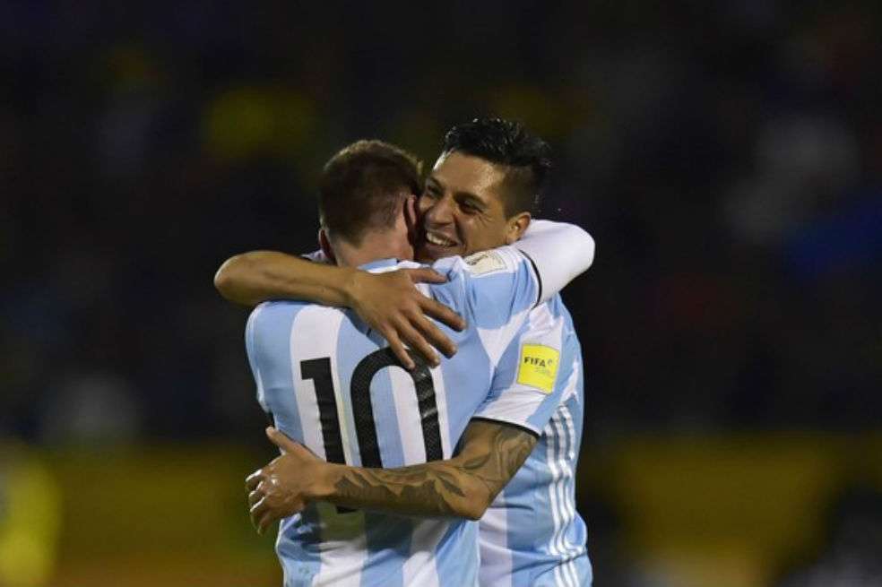 Enzo Pérez será el sustituto de Lanzini en Argentina. / AFP