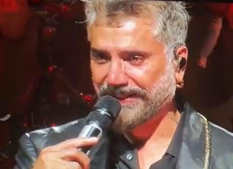 Alejandro Fernández rompió en llanto en homenaje previo a la muerte de su padre