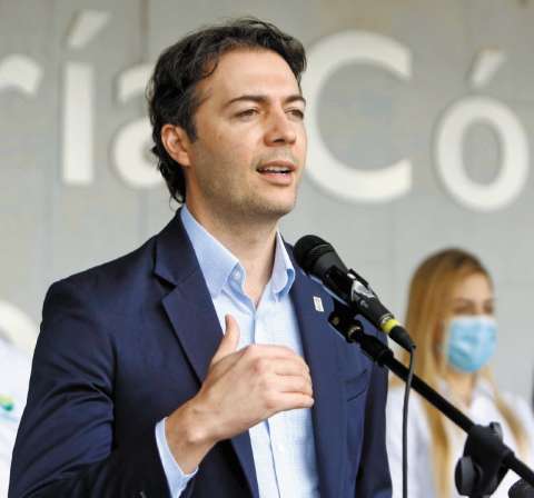 Daniel Quintero sobre su secretaria de educación imputada : “es una mujer honesta”