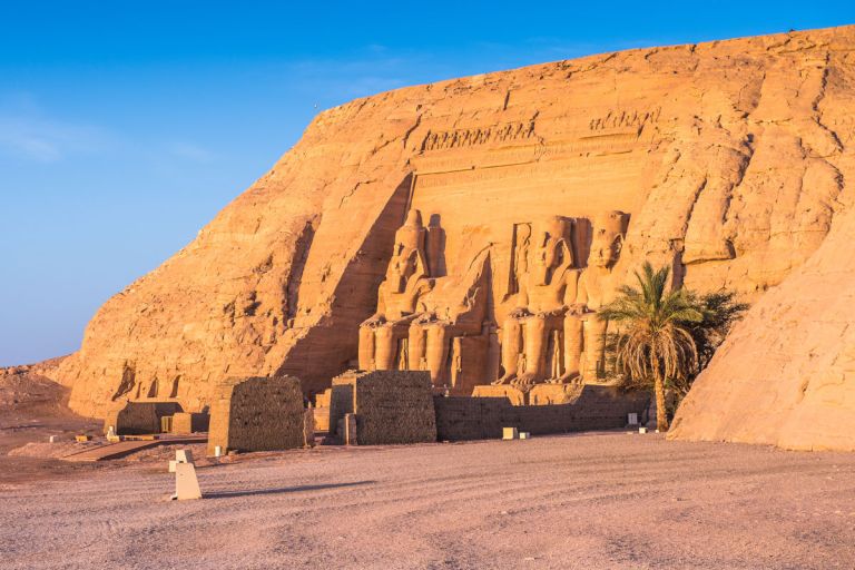 Egipto descubre 18 tumbas de 2.000 años y una ciudad bizantina perdida en el desierto