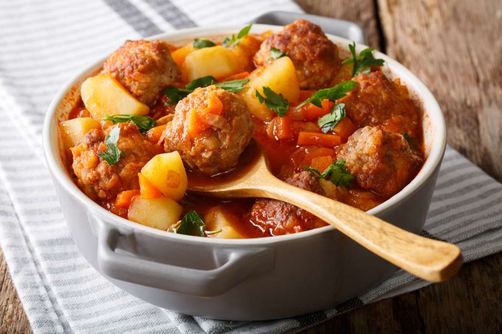 Estofado de albóndigas