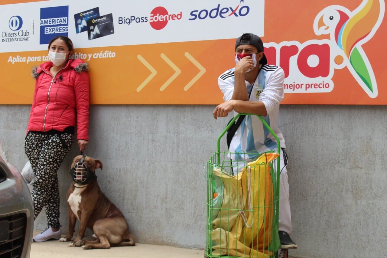 Los fines de semana no están funcionando los establecimientos de grandes superficies en el municipio. / Jorge Londoño - El Espectador