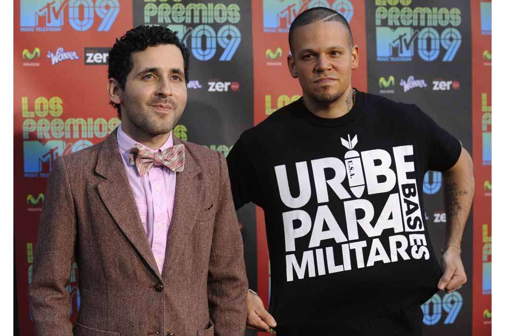 Calle 13 fue vetado en 2009 por el alcalde de Manizales, por un mensaje contra el expresidente Álvaro Uribe. Hoy es motivo de polémica en Bogotá. / Reuters