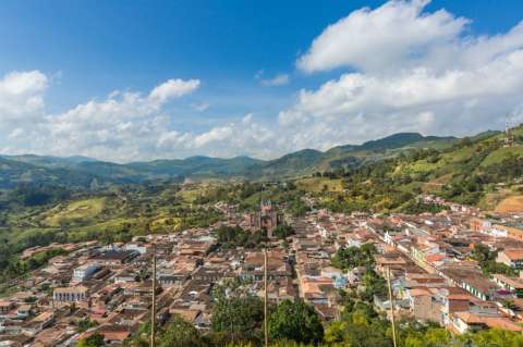 Gobierno da un giro al proyecto de AngloGold Ashanti en Jericó: podrá explorar hasta 2027