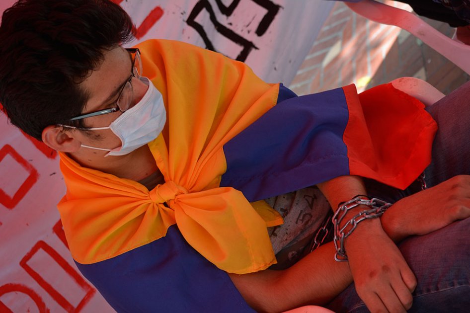 El estudiante Carlos Bolívar permanece en huelga de hambre desde el 20 de mayo.  / Cortesía