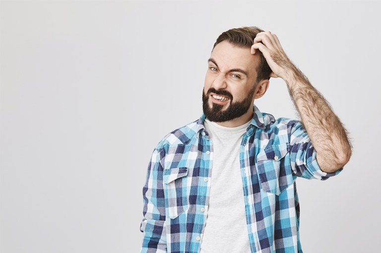 4 soluciones caseras para eliminar la caspa