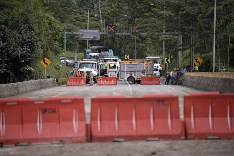 Bloquean Troncal del Magdalena Medio por demoras en obras