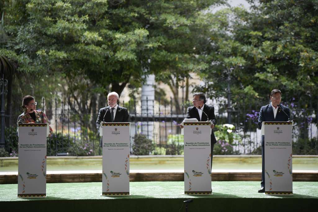 Los presidentes Gustavo Petro (Colombia), Lula da Silva (Brasil), Luis Arce (Bolivia) y la vicepresidenta de Ecuador, María José Pinto durante la declaración conjunta por la Amazonia.