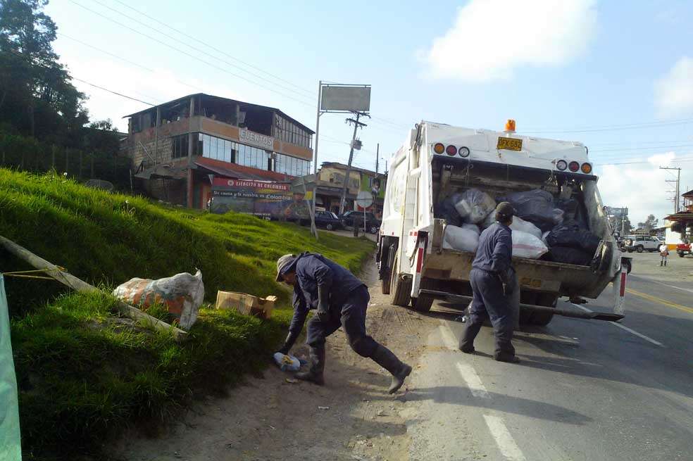 En el casco urbano de Granada se recoge la basura una vez a la semana. En zona rural, una vez cada 15 días. /Fotos: Gobernación de Cundinamarca