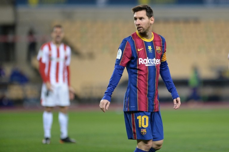 Por su agresión en la Supercopa de España, Messi fue sancionado dos partidos