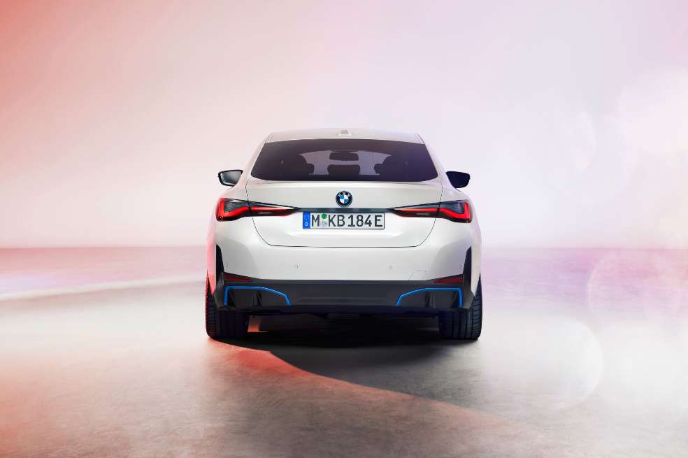BMW i4.