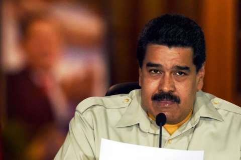 Maduro reitera que "se acabó el juego" golpista aunque "chillen los gringos"