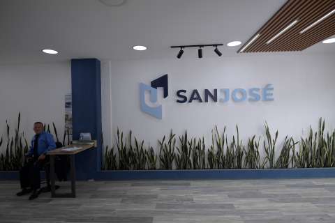 Continúa investigación a la U. San José por presuntas irregularidades en entrega de títulos