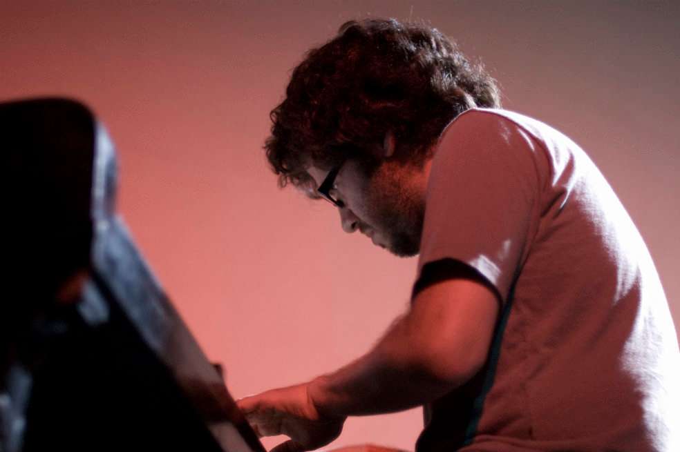 Desde noviembre Nicolás Ospina, pianista de formación clásica, trabaja en la organización de este festival de música con artistas de Grecia, Portugal y Colombia. / Archivo particular