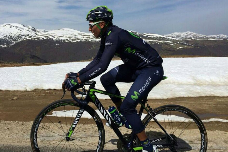 Nairo Quintana, el miércoles al mediodía, se acerca a la cima del Plateau de Beille. Foto: Facebook/ Nairo Quintana